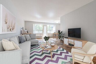 10 Lamport Ave in Toronto, ON - Building Photo - Building Photo