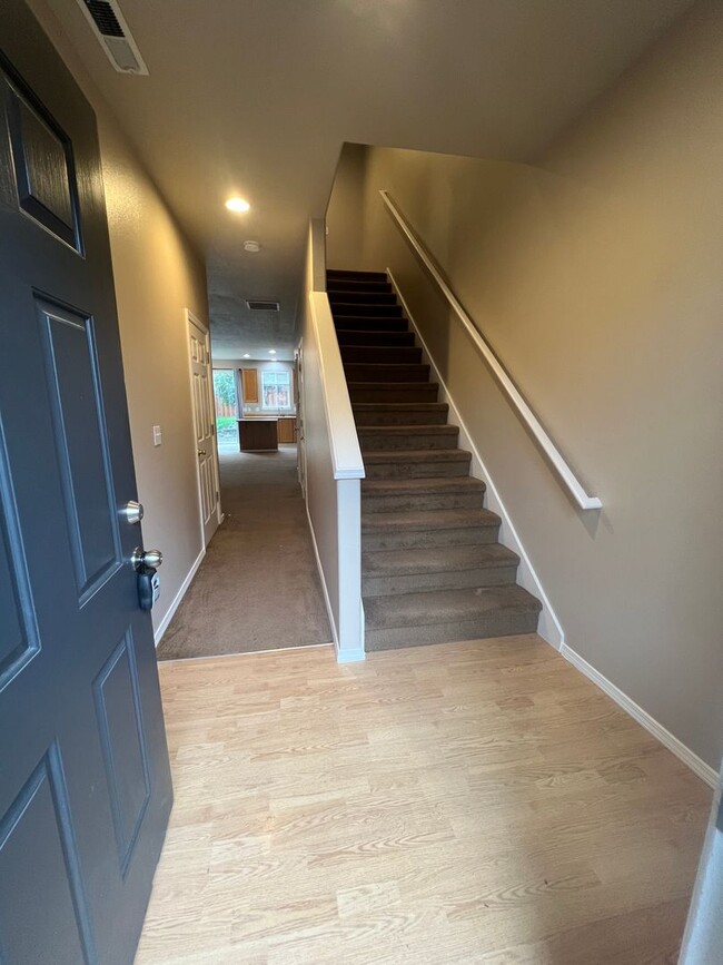 5883 SE 16th Lp in Gresham, OR - Building Photo - Building Photo