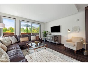 253 Lake St E in Wayzata, MN - Building Photo - Building Photo