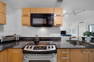 350 S Miami Ave, Unit # 2804 in Miami, FL - Building Photo - Building Photo