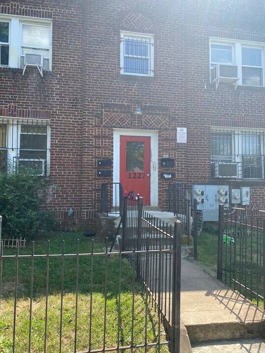 1227 Holbrook Ter NE, Unit 3 in Washington, DC - Building Photo