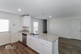 212 Silvercrest Ln in Jarrell, TX - Building Photo - Building Photo