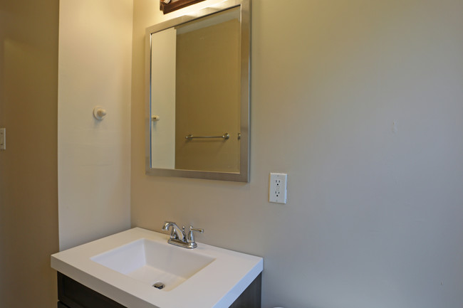 The Lancaster Apartments in Philadelphia, PA - Building Photo - Interior Photo