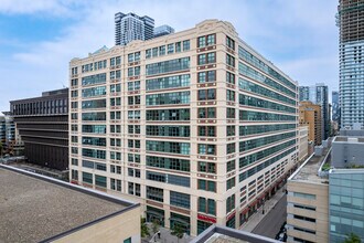 Merchandise Building in Toronto, ON - Building Photo - Building Photo