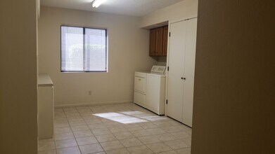 16212 E Carmel Dr in Fountain Hills, AZ - Building Photo - Building Photo