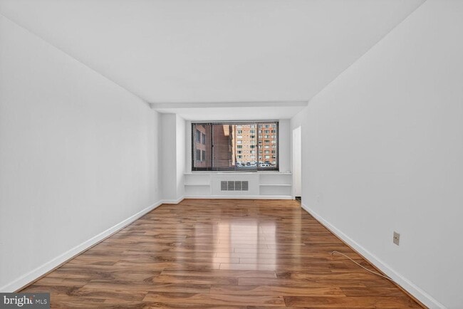 property at 1021 Arlington Blvd