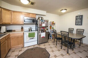 55 E Woodruff Ave in Columbus, OH - Building Photo