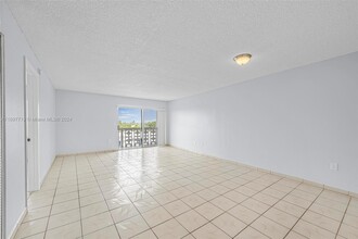 4141 Nautilus Dr in Miami Beach, FL - Building Photo - Building Photo