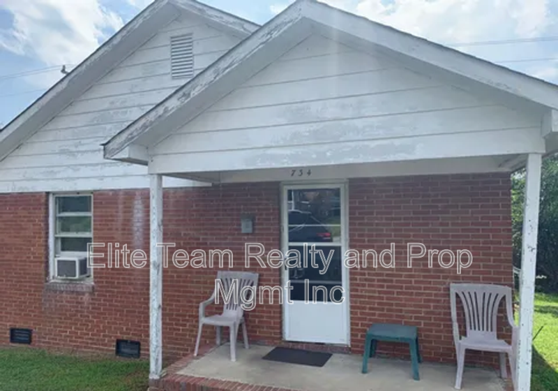 734 Taylor St in Lancaster, SC - Building Photo