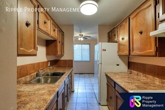 7712 Bowness Rd in Calgary, AB - Building Photo - Building Photo