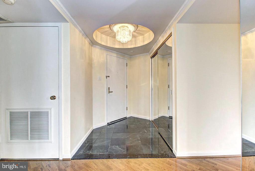 1200 Crystal Dr in Arlington, VA - Building Photo