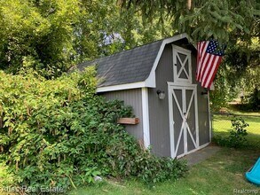 495 W Seymour Lake Rd in Ortonville, MI - Building Photo - Building Photo