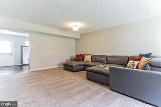 6103 Red Squirrel Pl in Waldorf, MD - Building Photo - Building Photo