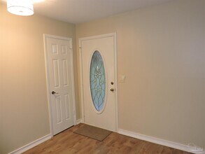 5485 Willard Norris Rd in Milton, FL - Building Photo - Building Photo