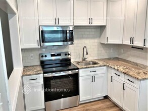 833 61st Ave NE in St. Petersburg, FL - Building Photo - Building Photo