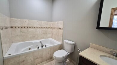 1801 W Thomas St in Chicago, IL - Building Photo - Building Photo