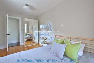 8 Kilsyth Terrace-Unit -# 3 in Boston, MA - Building Photo - Building Photo