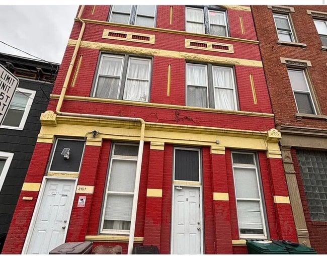 2467 W McMicken Ave in Cincinnati, OH - Building Photo - Building Photo