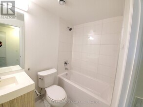 251-2251 Jarvis St in Toronto, ON - Building Photo - Building Photo