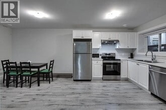 24292-2101A 101a Ave in Maple Ridge, BC - Building Photo - Building Photo