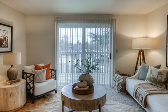 Hogan Woods in Gresham, OR - Building Photo - Building Photo