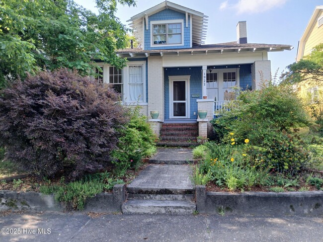 property at 1922 Chestnut St