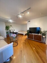 1224 Poinsettia Dr in West Hollywood, CA - Foto de edificio - Building Photo