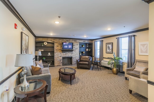 Towne Square Senior Apartments in Greensburg, PA - Foto de edificio - Lobby