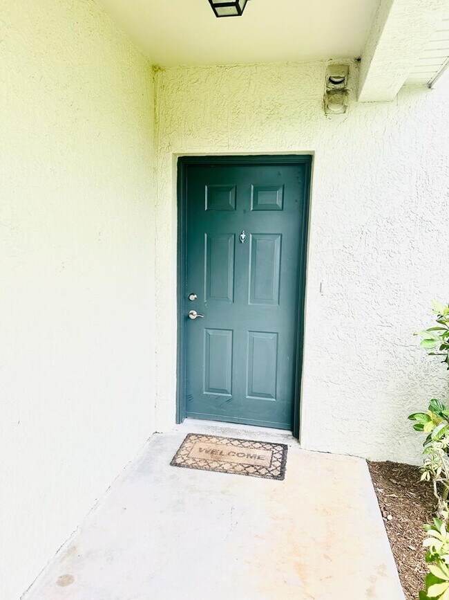 116 SW Peacock Blvd, Unit 9-202 in Port St. Lucie, FL - Building Photo - Building Photo
