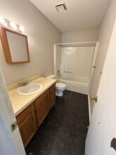 908 Vincent Ct, Unit 908 in Lansing, MI - Building Photo - Building Photo