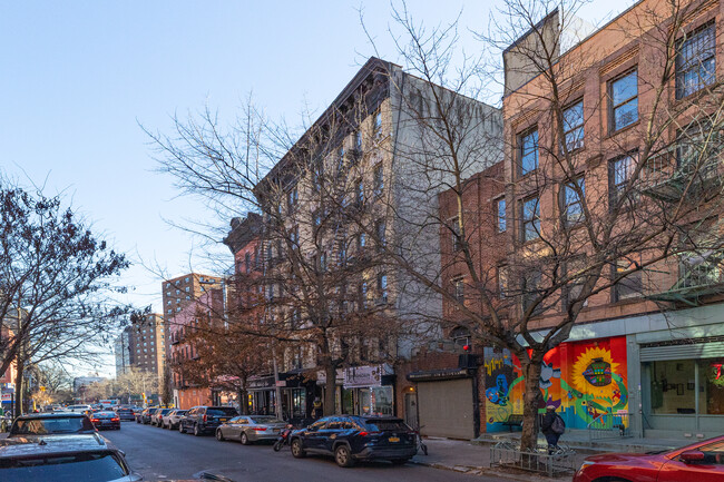 180 E 104th St in New York, NY - Foto de edificio - Building Photo