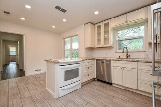 5015 Grape St in Houston, TX - Building Photo - Building Photo