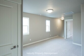 20860 Sotra Loop in Bend, OR - Building Photo - Building Photo