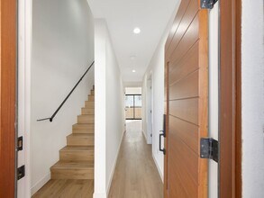 1856 Redondo Blvd in Los Angeles, CA - Building Photo - Building Photo