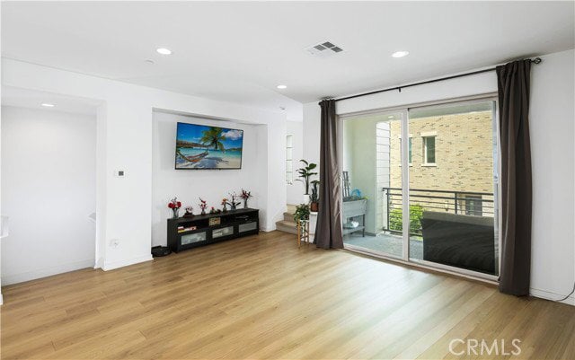 166 Novel in Irvine, CA - Building Photo - Building Photo