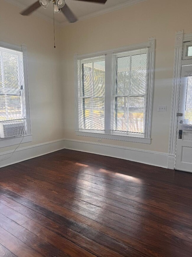 210 W Oak St, Unit # A in Abbeville, LA - Building Photo - Building Photo