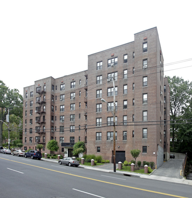 77 Bronx River Rd in Yonkers, NY - Building Photo - Building Photo