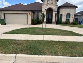 3873 Tolosa St in Brownsville, TX - Building Photo - Building Photo