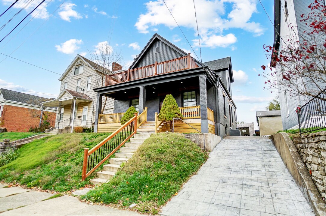 1706 Sherman Ave in Cincinnati, OH - Building Photo