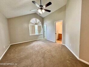 8467 Charlesgate Cir E in Jacksonville, FL - Building Photo - Building Photo