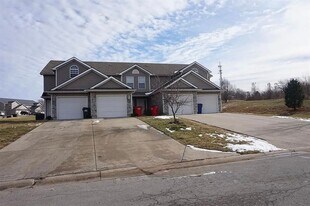 712 SW Shadow Glen Dr in Blue Springs, MO - Building Photo