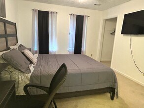 903 Forest Pointe Way in Jonesboro, GA - Foto de edificio - Building Photo