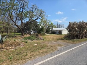 19 Landrum Park Rd in San Benito, TX - Building Photo - Building Photo