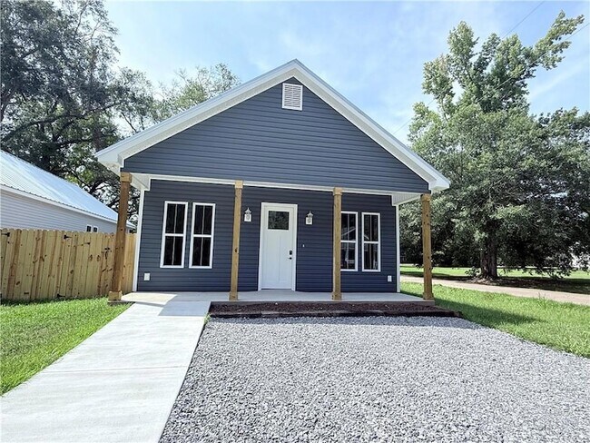 305 E 34th Ave in Covington, LA - Foto de edificio - Building Photo
