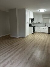 10817 Huston St in North Hollywood, CA - Building Photo - Building Photo