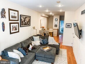 2339 Catharine St in Philadelphia, PA - Building Photo - Building Photo