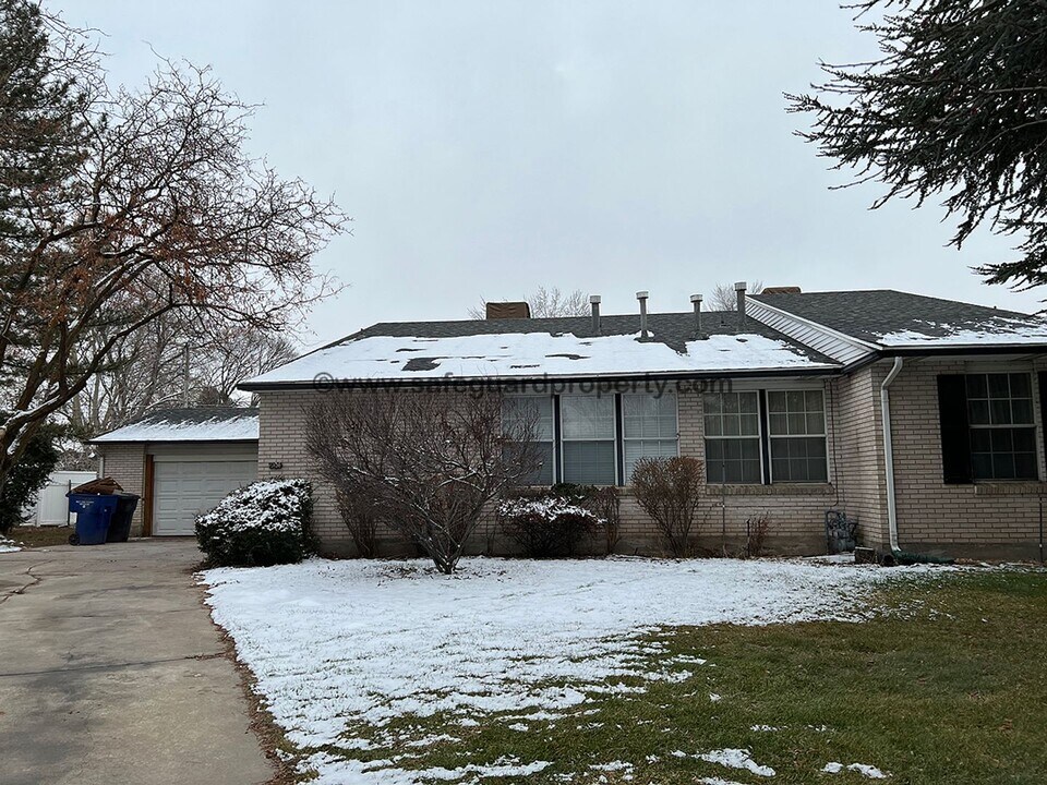 1906 Jeremy Ct in Murray, UT - Building Photo