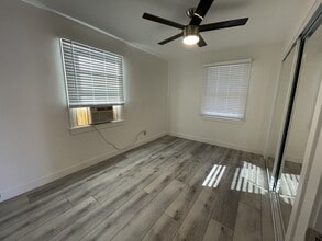 361 Cedar St in El Cajon, CA - Foto de edificio - Building Photo