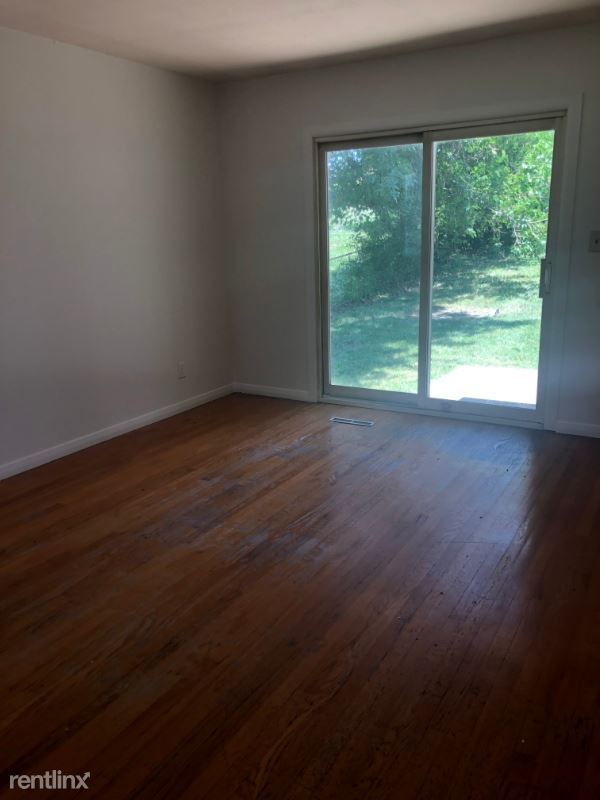14100 E 43rd St S in Independence, MO - Foto de edificio - Building Photo