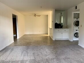 49 Showers Dr in Mountain View, CA - Building Photo - Building Photo